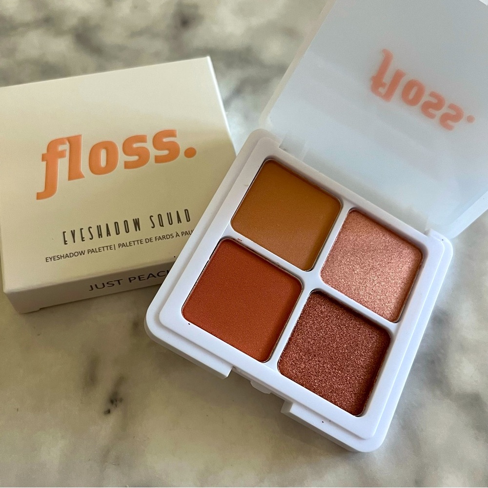 New Floss Eyeshadow Squad in Just Peachy Palette